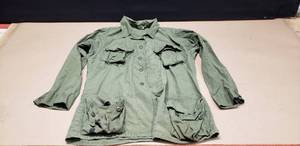 lot 300 image: Vietnam Era Jungle Fatigue Slant Pocket Shirt
