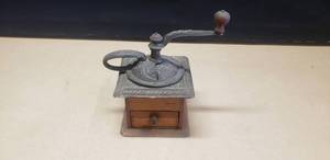 lot 316 image: Antique Wood & Cast Iron Hand Crack Coffee Mill  Grinder
