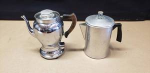 lot 324 image: Lot of 2 Vintage Glass Lid Coffee Pots, Chilton & Universal