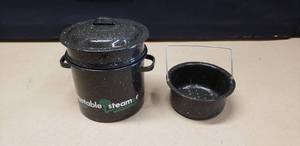 lot 337 image: Vintage Porcelain Enamel Vegetable Steamer, 4 Pieces
