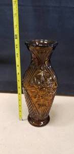 lot 340 image: Beautiful Amber Glass Vase, Measures Approx 12