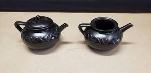 lot 344 image: Lot of 2 1990s Pfaltzgraff Midnight Sun Pattern Teapots