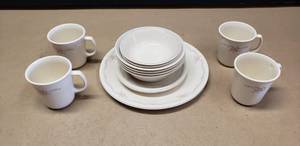 lot 348 image: Corelle by Corningware English Breakfast Pattern Set of 16 Pieces