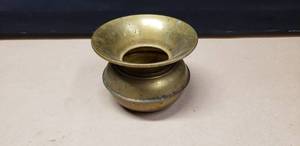 lot 368 image: Vintage Brass Spittoon