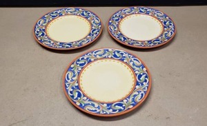 lot 391 image: Lot of 3 Pfaltzgraff Villa della Luna Pattern Dinner Plates