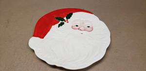 lot 392 image: Vintage Large Hand Painted Christmas Cookie Plate, Made in Japan