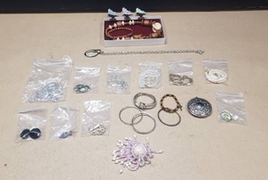 lot 164 image: Large Lot of Costume Jewelry - Necklaces, Bracelets, Earrings, etc�
