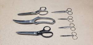 lot 433 image: Lot of Vintage Sewing & Upholstery Scissors