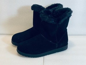 lot 98 image: New Universal Thread Goods Co. Womens Boots, Size 6 - BlackCat - Genuine Suede