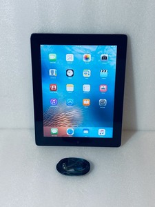 lot 3 image: Apple iPad 2nd Generation 16GB 9.7 MC960LLA, BlackSilver