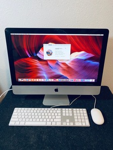 lot 50 image: Apple iMac 21.5 Mid 2010 MC508LLA 8GB 500GB Intel Core i3 3.06GHz in Silver Grade B