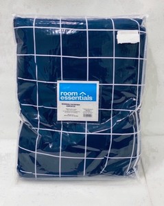 lot 72 image: New Room Essentials Reversible Microfiber TwinTwin Extra Long Comforter 66 W x 94 L in Blue