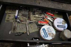 lot 78 image: Drill bits and machinist tools