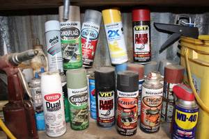 lot 90 image: Spray Paint Cans