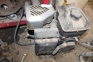 lot 134 image: Briggs and Stratton Motor - not sure of size