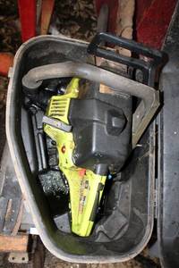 lot 123 image: Poulan 2150 Chainsaw