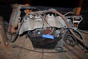 lot 149 image: Misc. Chevy Parts