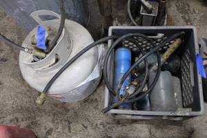 lot 151 image: Popane Tanks and Nozzle