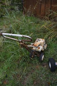 lot 175 image: Gas Powered Edger