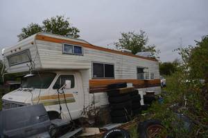 lot 164 image: RV 1979 dodge Midland motorhome, 28 ft long, 440 engine, only 1000 miles on rebuilt transmission.