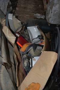 lot 173 image: ParkingTail Lights and Skid Plate for 1990-1995 Ford F150 Pickups