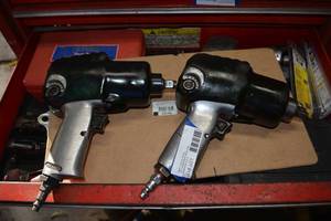 lot 17 image: 2 12 impact Air guns
