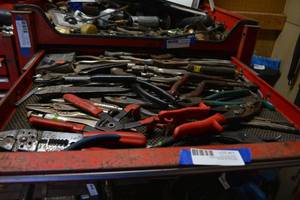 lot 21 image: Contents of drawer many wrenches and more