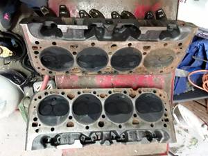 lot 148 image: Chevy 350 Heads