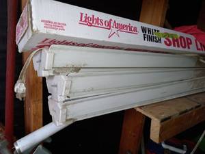 lot 58 image: 4Ft. Fluorescent Lights, 3 used and one still in box