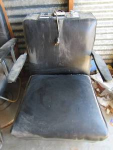 lot 20 image: Kwik set salon hair dryer chair used, black color unknown working order