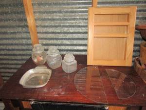 lot 22 image: 2 small pieces of moon cut glass, 3 covered jars, 3 tier wooden wallshaelf