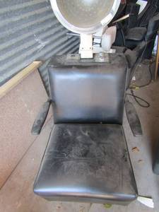 lot 28 image: Kwik set professinal hair dryer chair black used, unknown working condition.