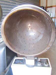lot 32 image: Belmont crystal airr 2 hair dryer, portable used unknown working condition
