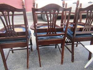 lot 41 image: Blue and brown wood dining chairs includes 1 captain chair qty 6 good condition