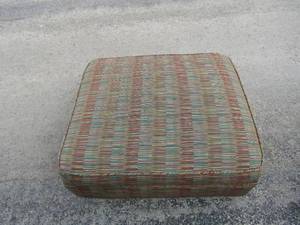 lot 48 image: Multi color foot outman good condition on wheels