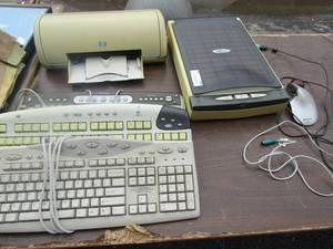 lot 40 image: Box of misc computer items such as printers and copiers, keyboards and mouses for computers all used and unknown working condition