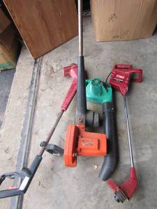 lot 91 image: Black & decker 1.25 HP, edger electric,  Sdears electric yard blower,  Toro yard trimmers qty 2 one is 7 cut and one is 12 cut, unknown working condition on all above items