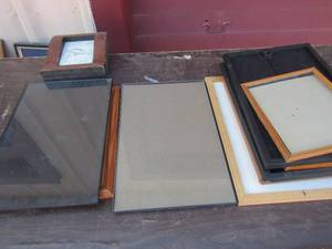 lot 123 image: Various size picture frames, 810- 1112- 1114