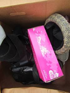 lot 129 image: Box of mens shoes size 10, womens sandals size 7, all used