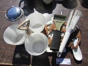 lot 146 image: 3 tier cup holder, mixers, spoon rest, sugar dish