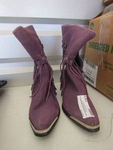 lot 193 image: Size 6 Oak tree purple leather womens boots barley worn