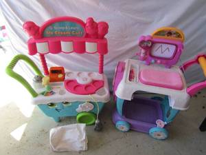 lot 201 image: Leap frog scoop and learn ice cream cart like new, push cart learning drawing table