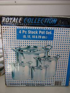 lot 203 image: Royal collection Stainless steel 4 piece stock pot set used in original box, 8-12-16-20 qts with lids