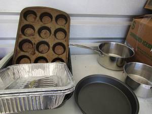 lot 209 image: box of pots pans and some lids, speckled roaster, various aluminum throw aways
