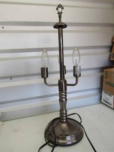 lot 210 image: 3 tier table lamp with no shade