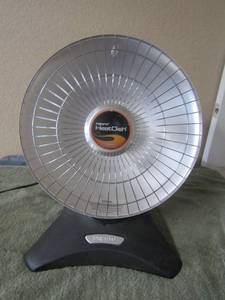 lot 68 image: Presto heat dish electric fan heater, works great