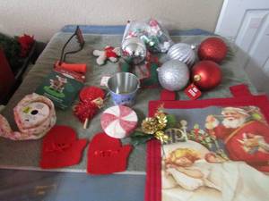 lot 84 image: Large tote of Christmas dcor, ribbon, bows, name tags, gift wrapping and more