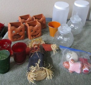 lot 85 image: Fall dcor candle holders, 2 covered candy dish, and more