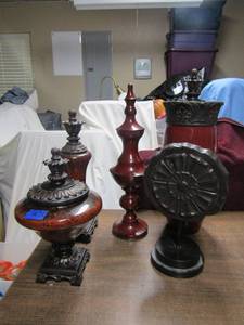 lot 30 image: Various home dcor pieces sizes range from 13 thru 20tall all maroon in color beautiful art