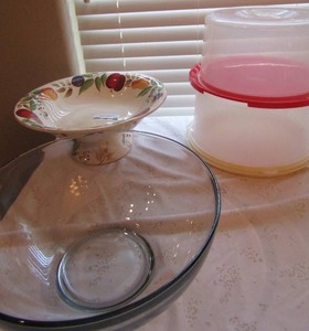lot 23 image: 14 Fruit bowl on stand, Very large clear glass bowl , 2 covered cake plates